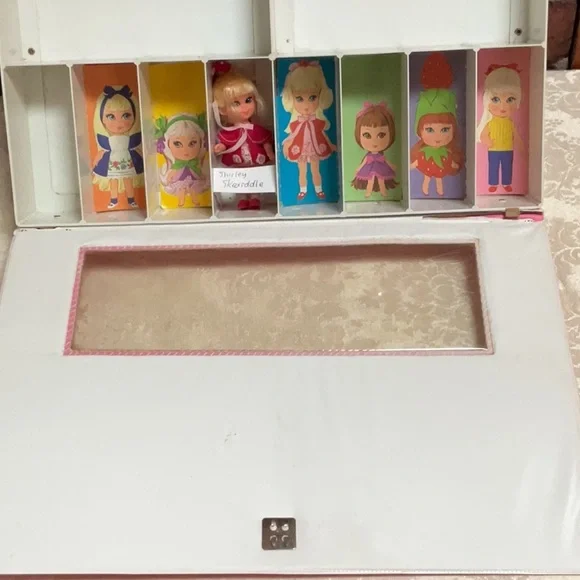 Liddle Kiddle Collector Case + Doll - Picture 9 of 13